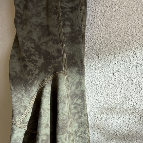 lululemon athletica Gray Patterned Leggings - Picture 3 of 6